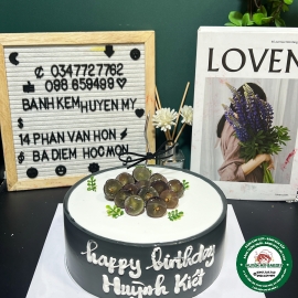 Mẫu bánh Sinh Nhật đơn giản tone đen