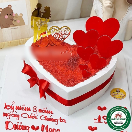 BÁNH KỈ NIỆM 8 NĂM NGÀY CƯỚI