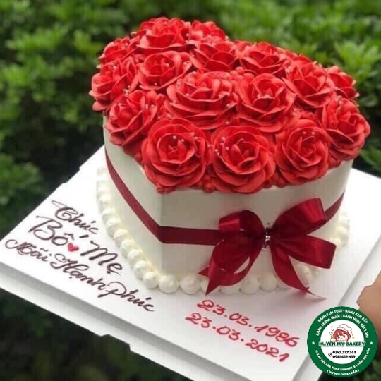 BÁNH KỈ NIỆM CHO BỐ MẸ