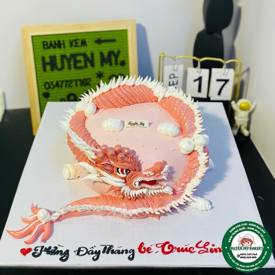Bánh Kem Con rồng màu hồng