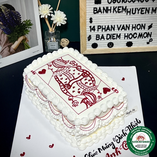 Mẫu bánh kem lá bài