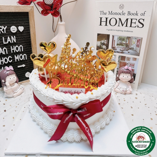 Bánh kem trái tim vương miện 220