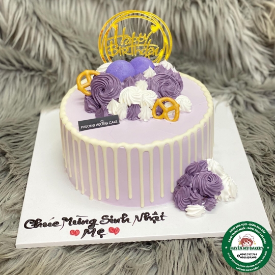 Bánh kem màu tím nhẹ nhàng 1030