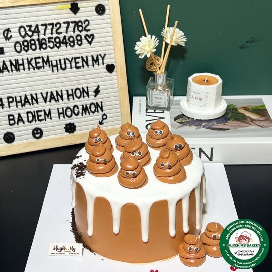 Bánh mẫu cục Shit troll